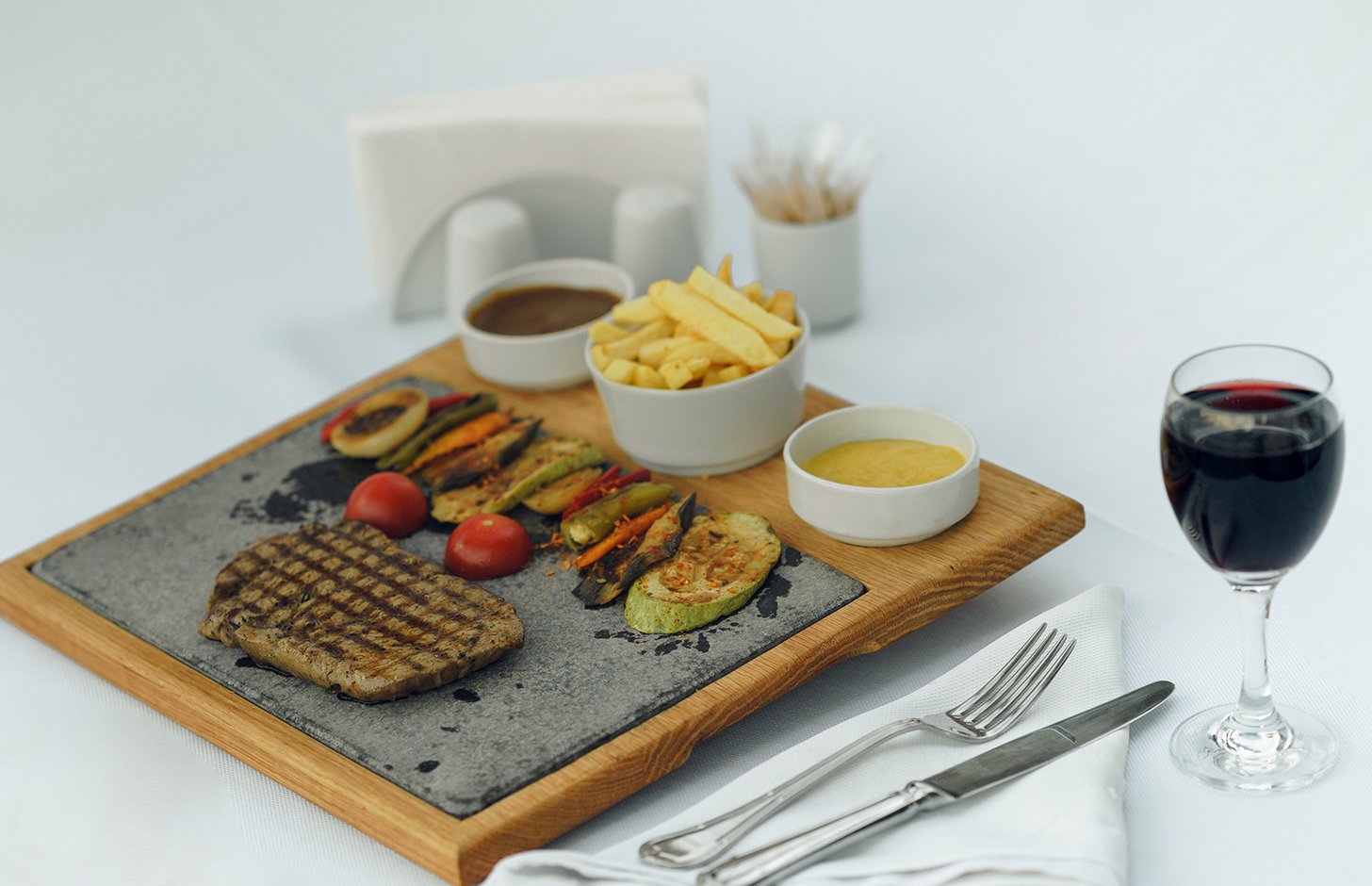 216_castle_restaurant_bar_alanı