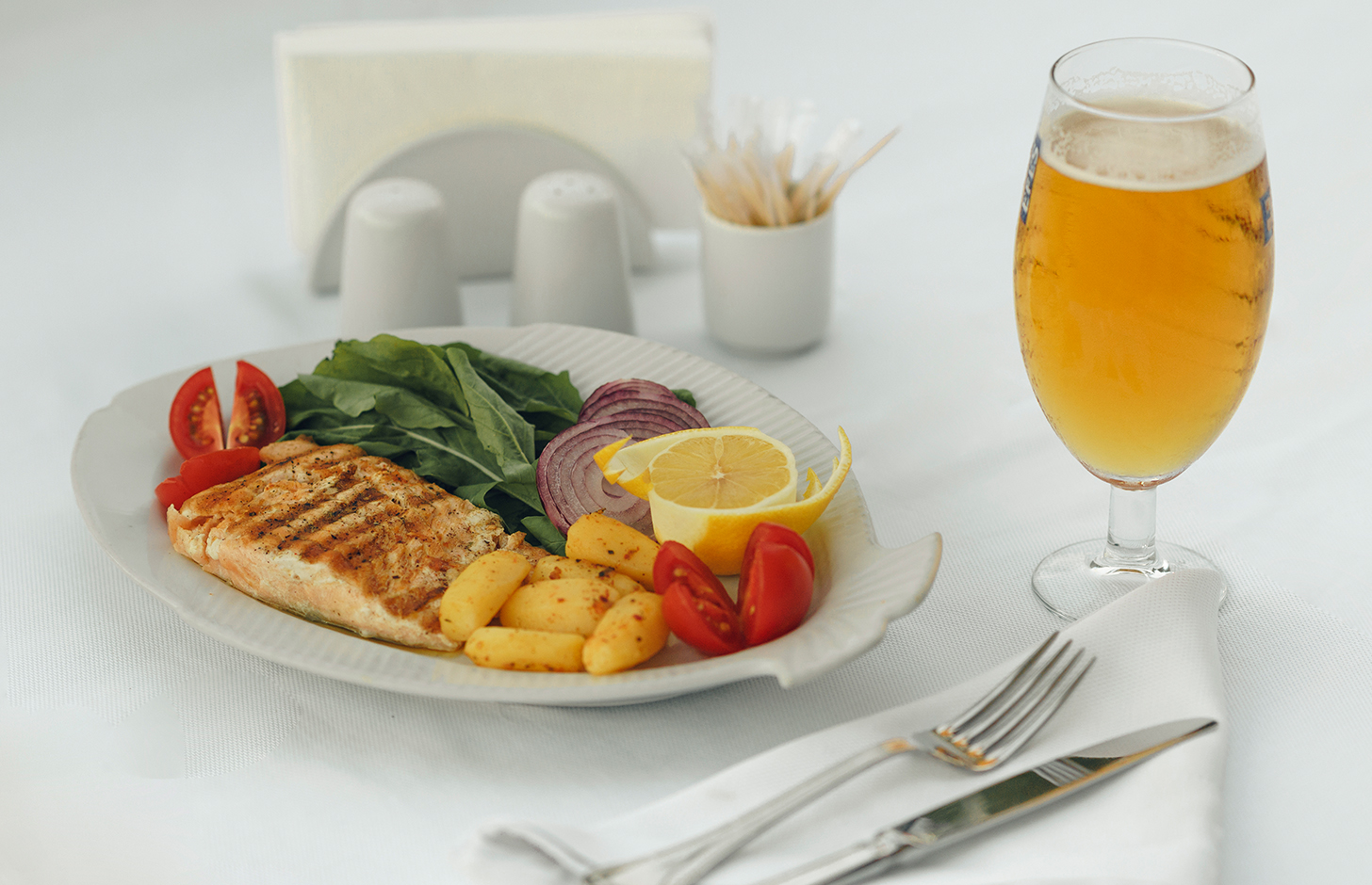 216_castle_restaurant_bar_alanı