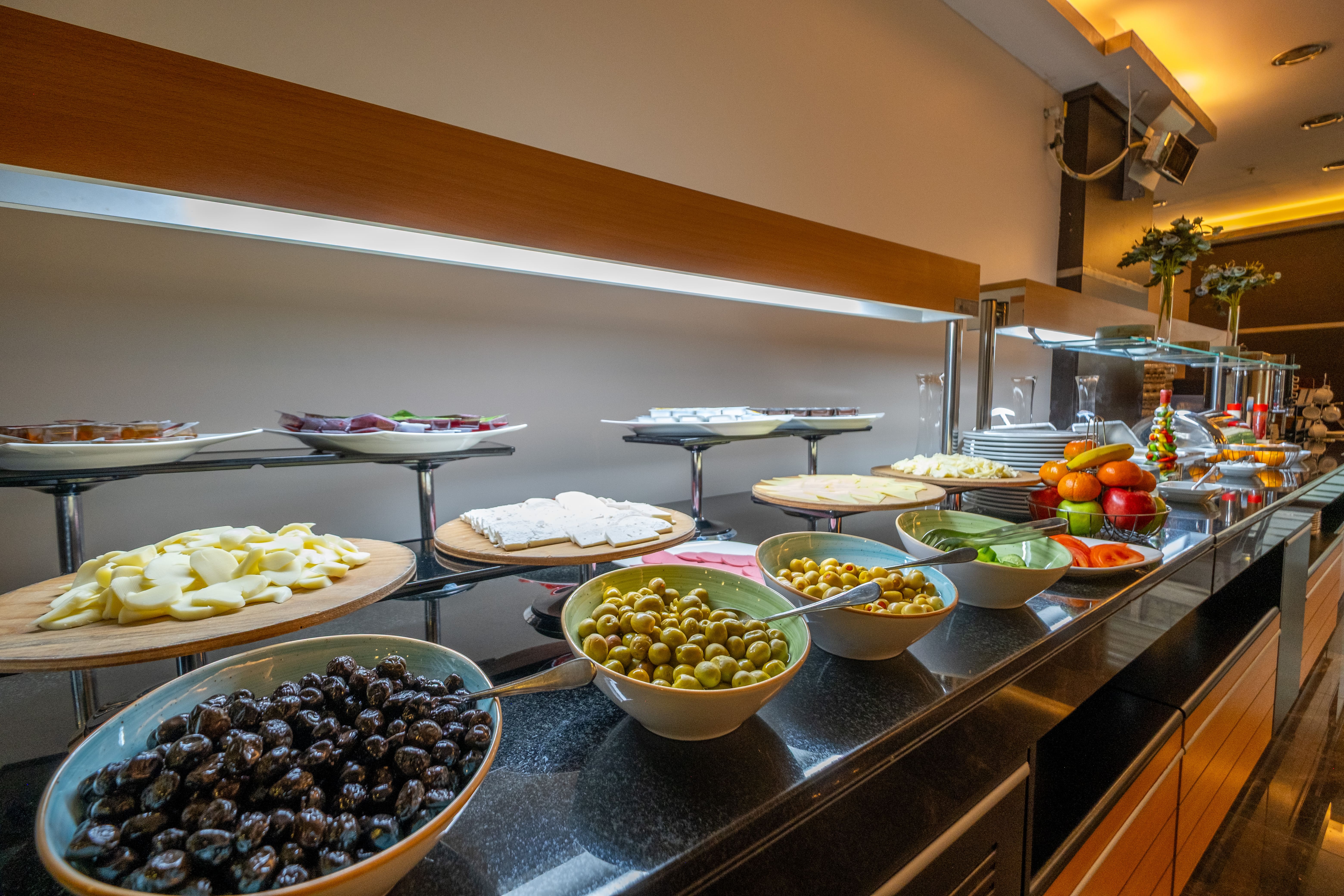 Restoran ve Bar Alanı